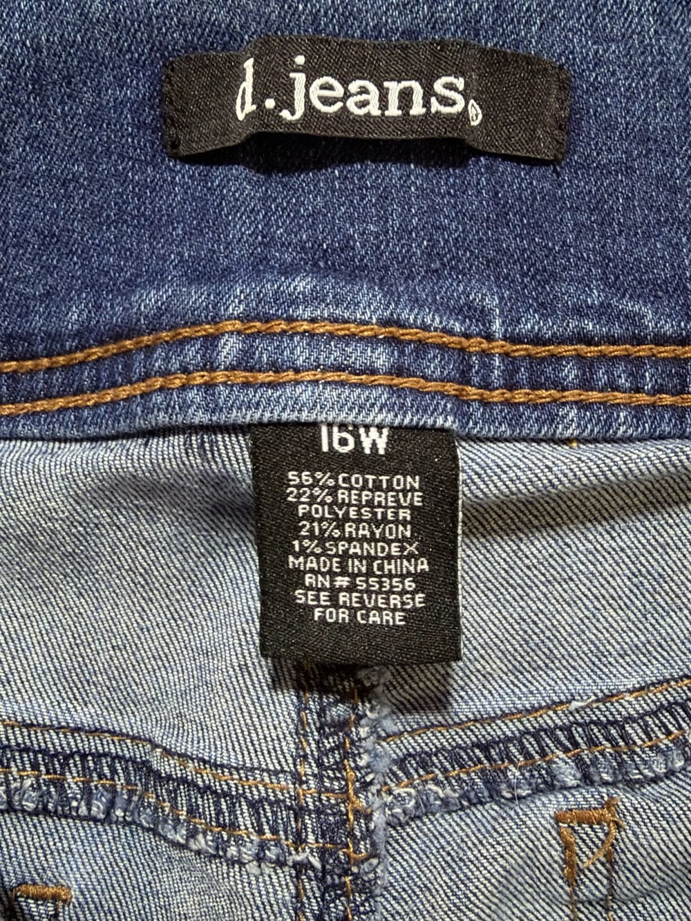 d. jeans Women’s 16W Triple Button Stretch Slim Straight Jeans Medium Wash - Picture 6 of 6